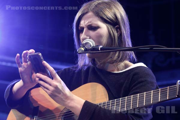 ALDOUS HARDING - 2016-03-23 - PARIS - L'Archipel (26 bis rue de Saint Petersbourg) - Hannah Sian Topp